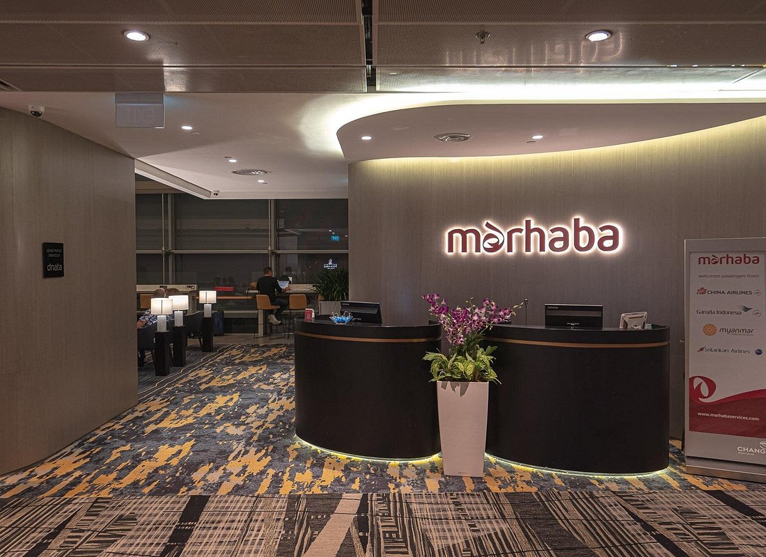 Singapore Airport Lounge Access with Buffet