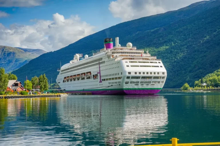 Guide for first-time solo cruisers